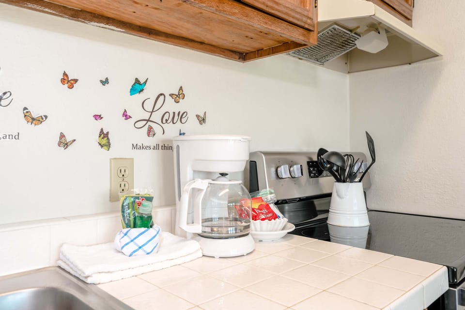 Your first cup of coffee is on us! We've set up a kitchen starter-kit for you.