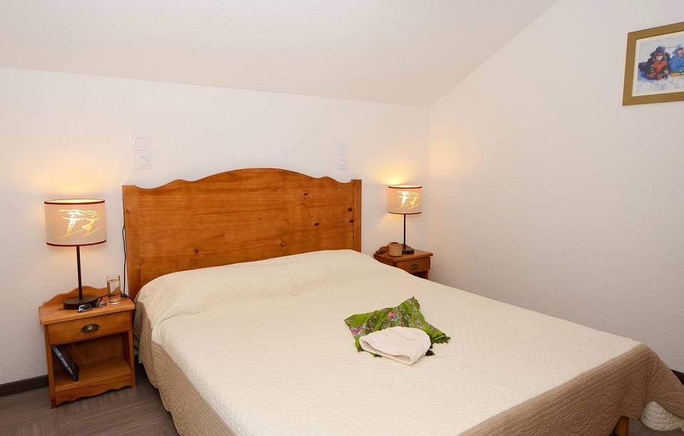 There's a Double bed in the bedroom and Bunk beds in the second bedroom.