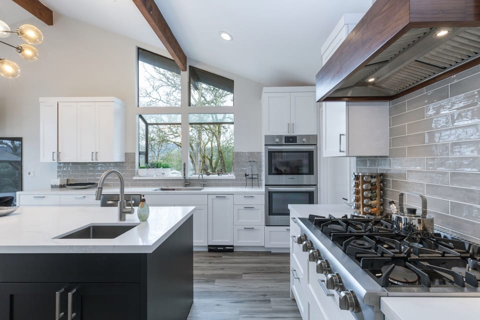 Gourmet Kitchen with everything you need to cook fantastic meals!