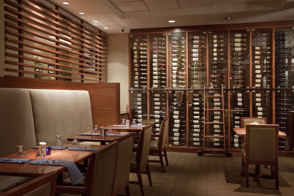 Breakfast, lunch and dinner served