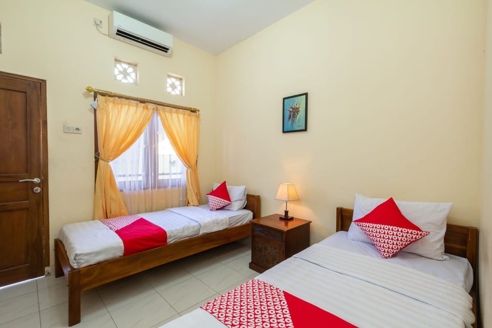 Standard Twin Room | Desk, free WiFi, bed sheets