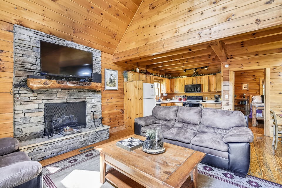 Cabin, 2 Bedrooms | Living area | Smart TV