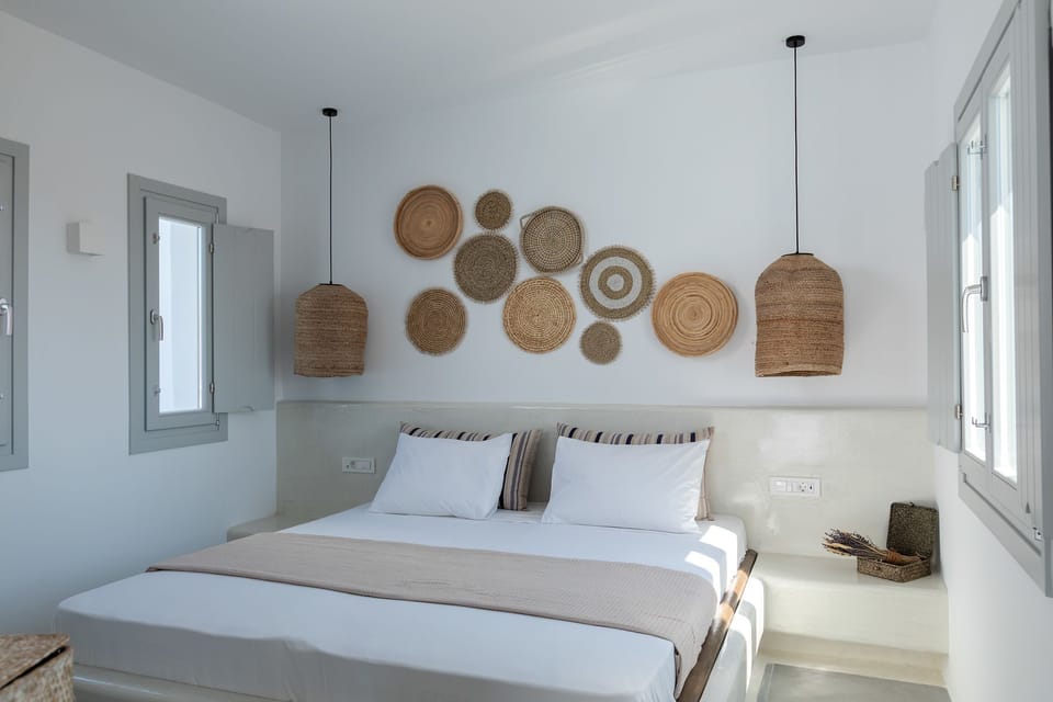 Deluxe Apartment | In-room safe, laptop workspace, blackout drapes, soundproofing