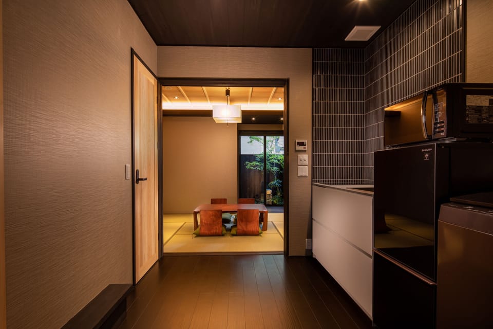 Private Vacation Home | Private kitchen | Full-size fridge, microwave, stovetop, electric kettle