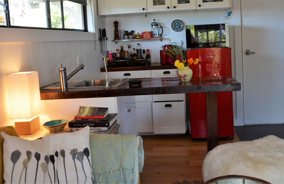Small kitchen with everything
