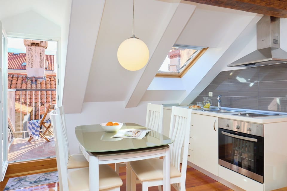 Apartment (1 Bedroom) | Interior