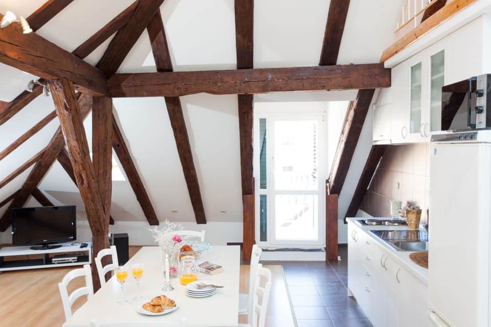 City Apartment (3 Bedrooms) | Private kitchen | Fridge, microwave, oven, stovetop