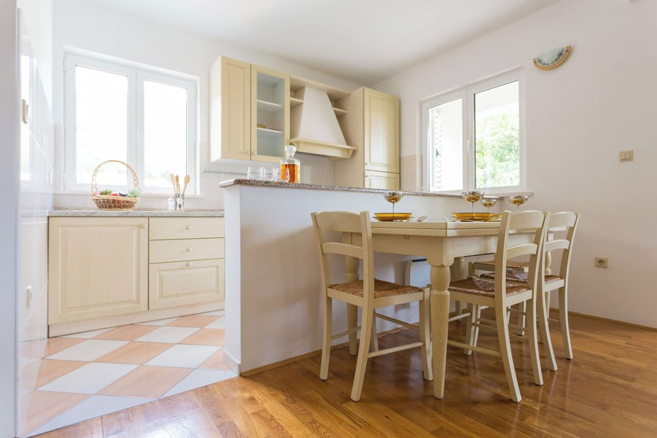 Villa (4 Bedrooms) | Private kitchen | Fridge, microwave, oven, stovetop