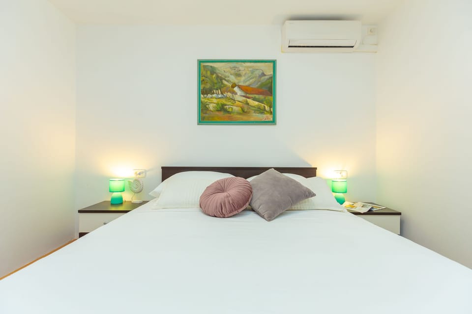Apartment (2 Bedrooms) | 2 bedrooms, iron/ironing board, free WiFi, bed sheets
