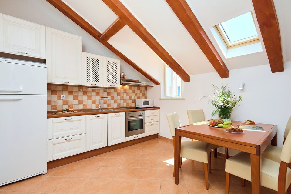 Apartment (2 Bedrooms) | Front of property