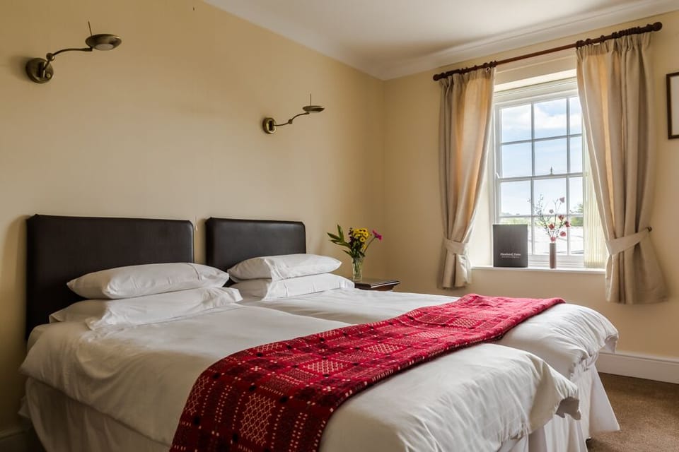 The Sugar Loaf Room | Iron/ironing board, free WiFi, bed sheets