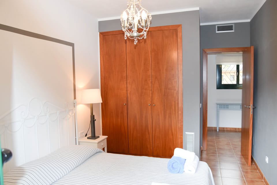 House in Pals to 500 mts from the Golf Platja de Pals .Communtiy Pool. Internet.