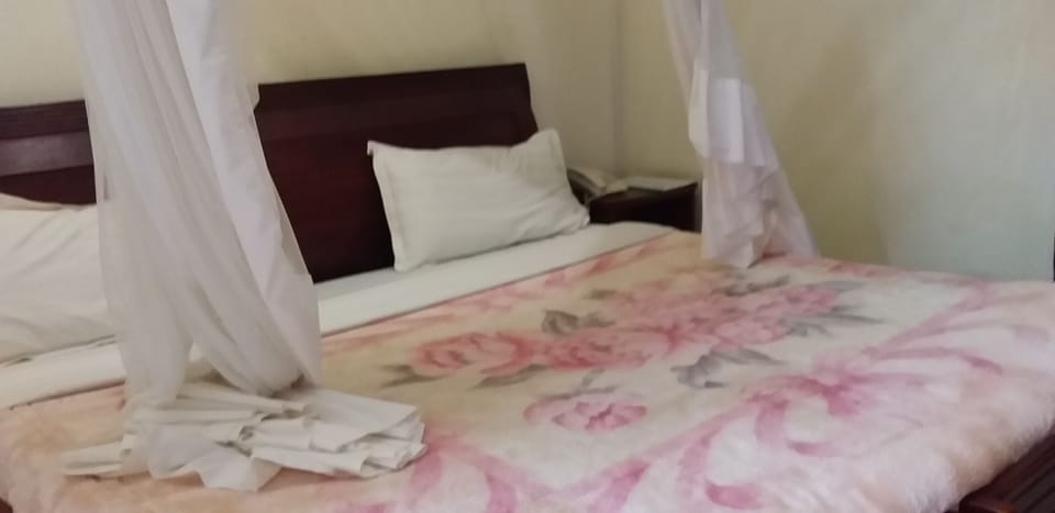 Signature Cottage | Free WiFi, bed sheets