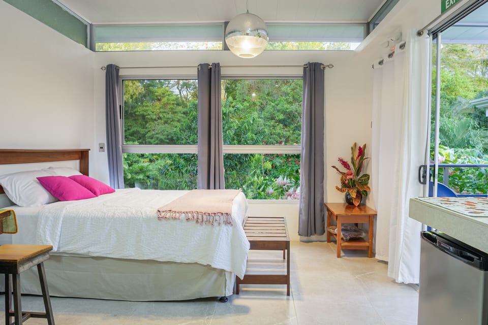 Standard Studio Suite, 1 Bedroom, Garden View | Hypo-allergenic bedding, down comforters, individually decorated