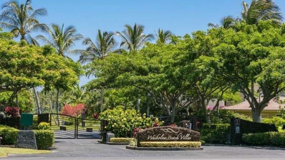 Gated entrance to Waikoloa Beach Villas