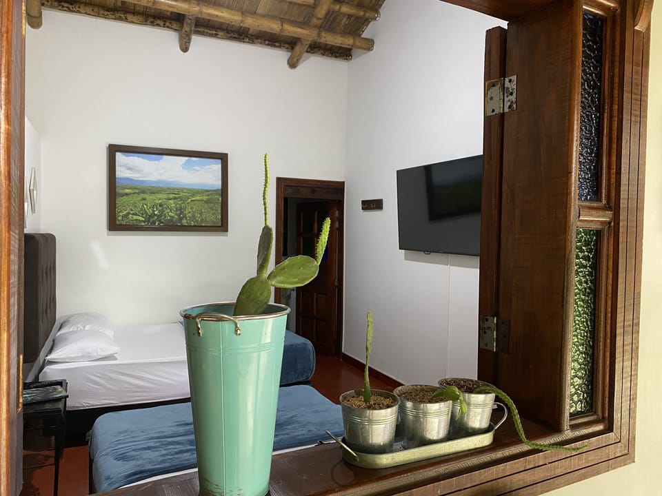 Comfort Room (H4) | Soundproofing, iron/ironing board, bed sheets, wheelchair access