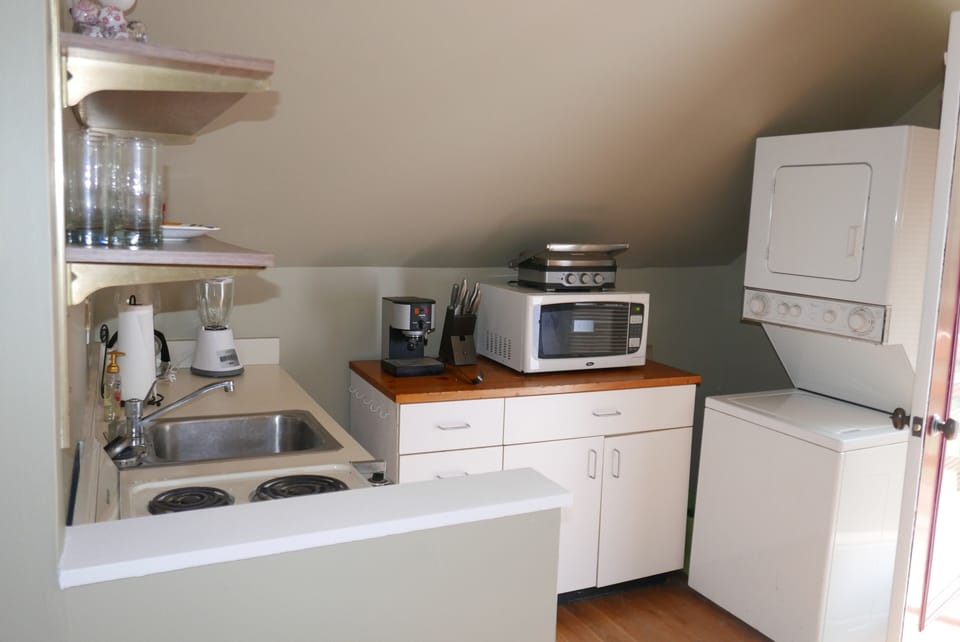 Kitchen Laundry Area