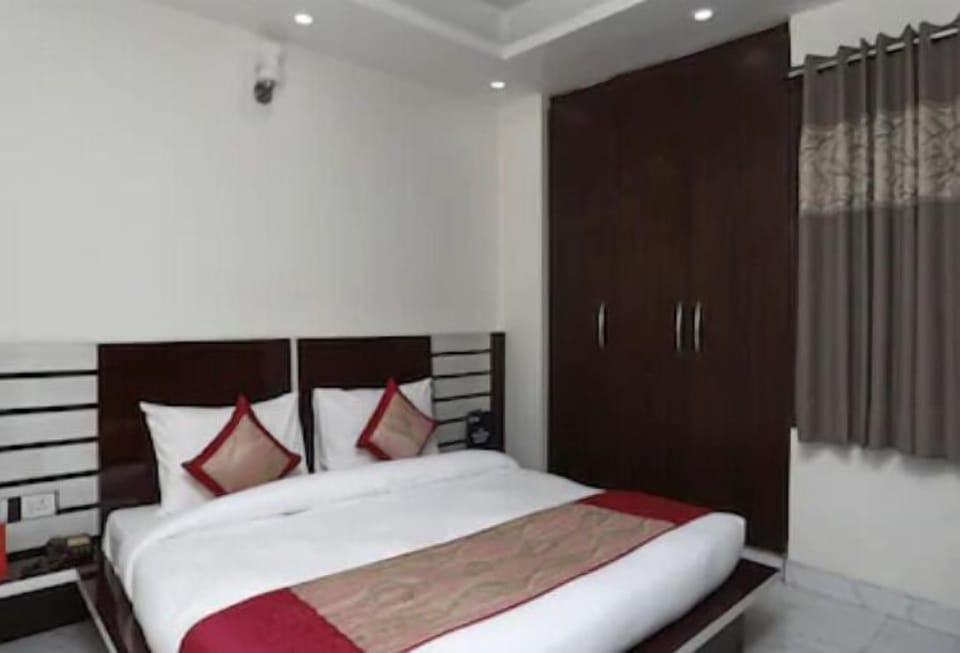 Rollaway beds, free WiFi