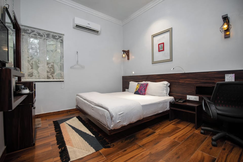 Superior Studio, Non Smoking | Premium bedding, down comforters, in-room safe, individually decorated