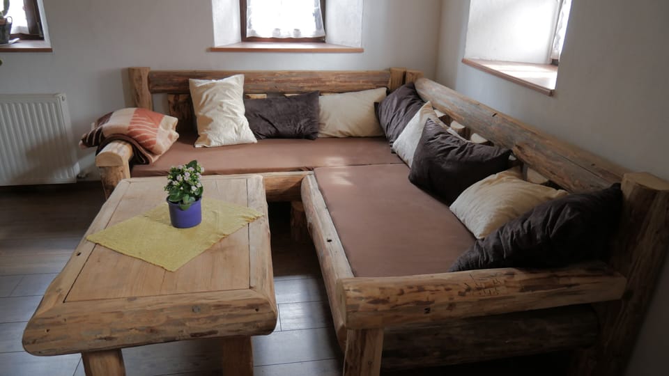 Design Suite, 1 Bedroom | Living room | Flat-screen TV
