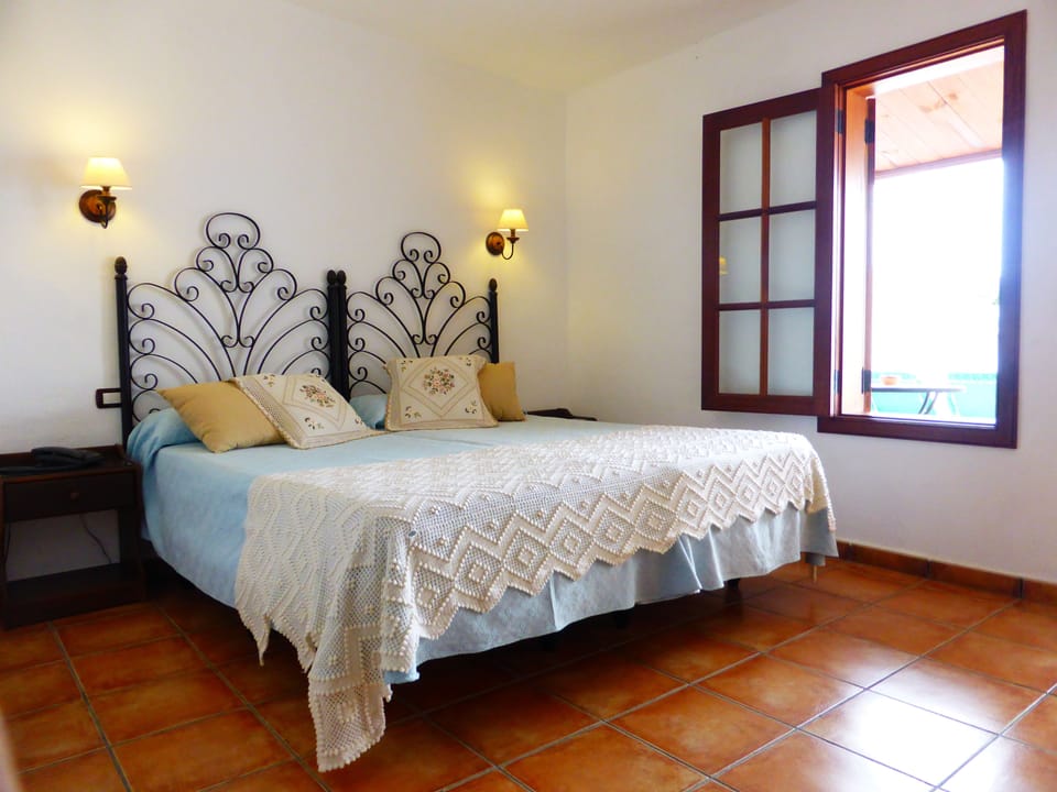 Standard Double Room | Premium bedding, minibar, in-room safe, desk