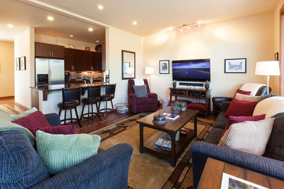 Townhome, 3 Bedrooms | Living area