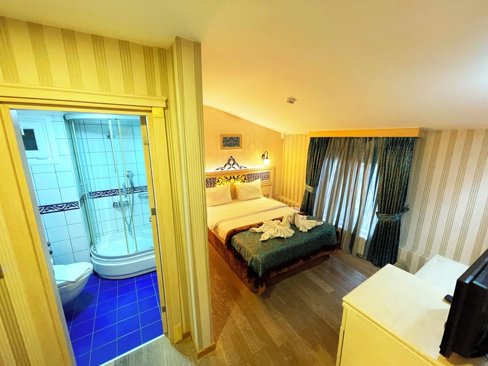 Double Room | Premium bedding, in-room safe, desk, laptop workspace
