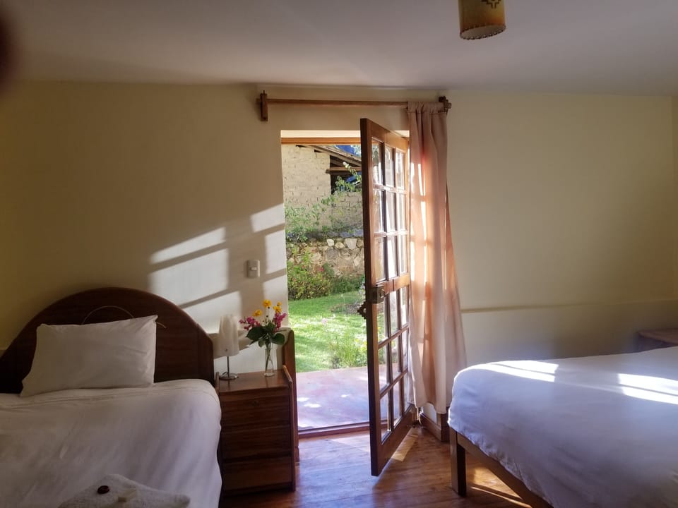 Standard Room | Pillowtop beds, WiFi (free), individually decorated, bed sheets