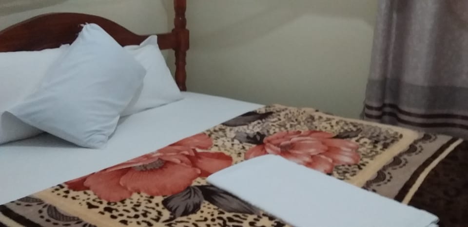 Desk, bed sheets