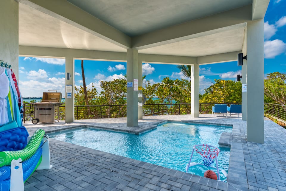 Nirvana Shores: Enjoy a dip in the heated pool