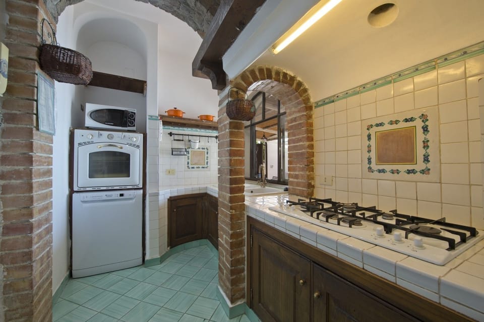 Apartment, 2 Bedrooms | Private kitchen | Full-size fridge, microwave, oven, stovetop