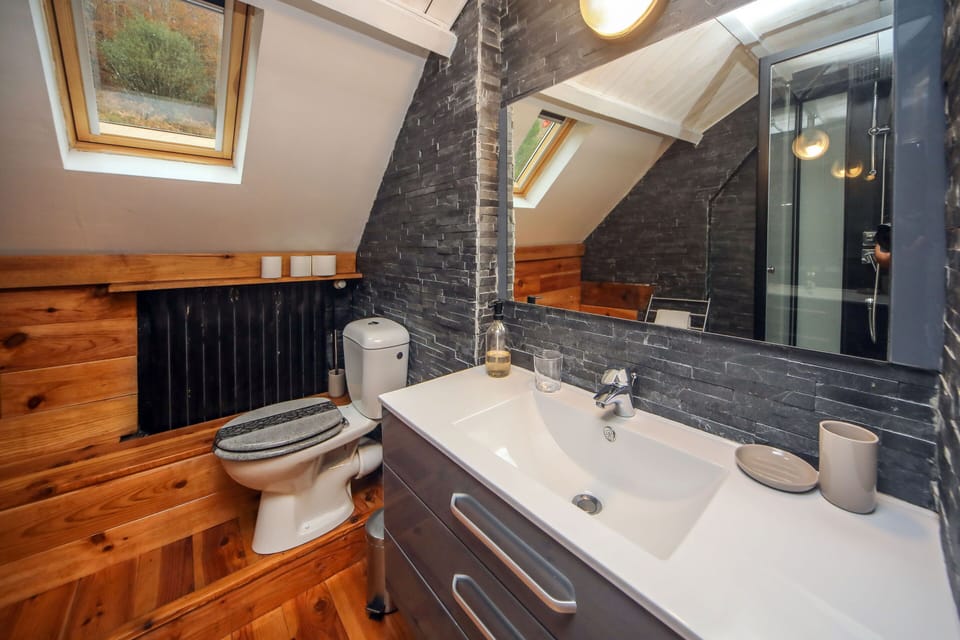 Comfort Double Room, Private Bathroom, Mountain View (3 épis Gites de France) | Bathroom