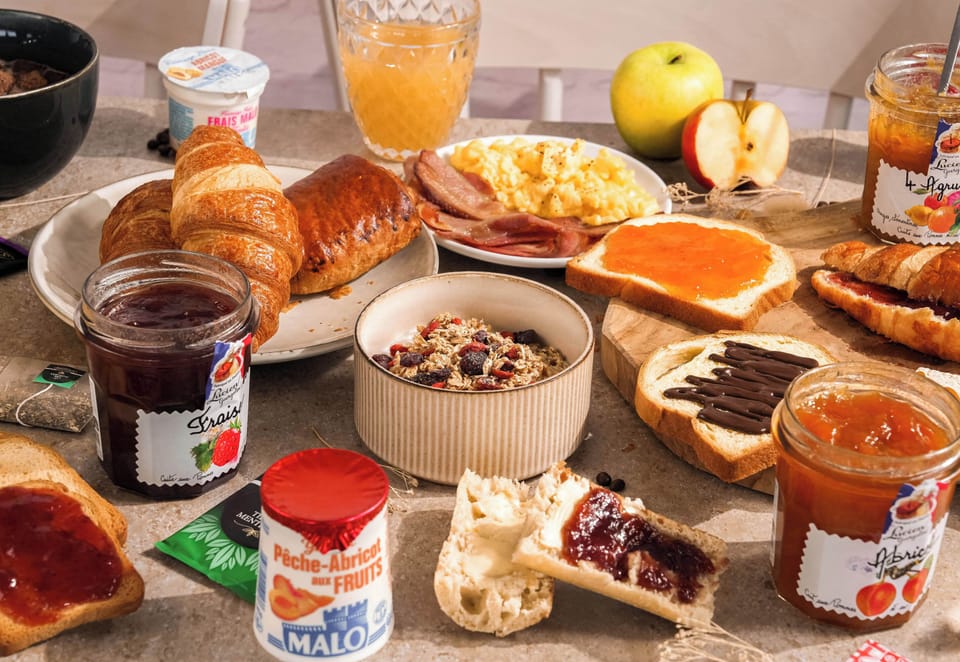 Daily buffet breakfast for a fee