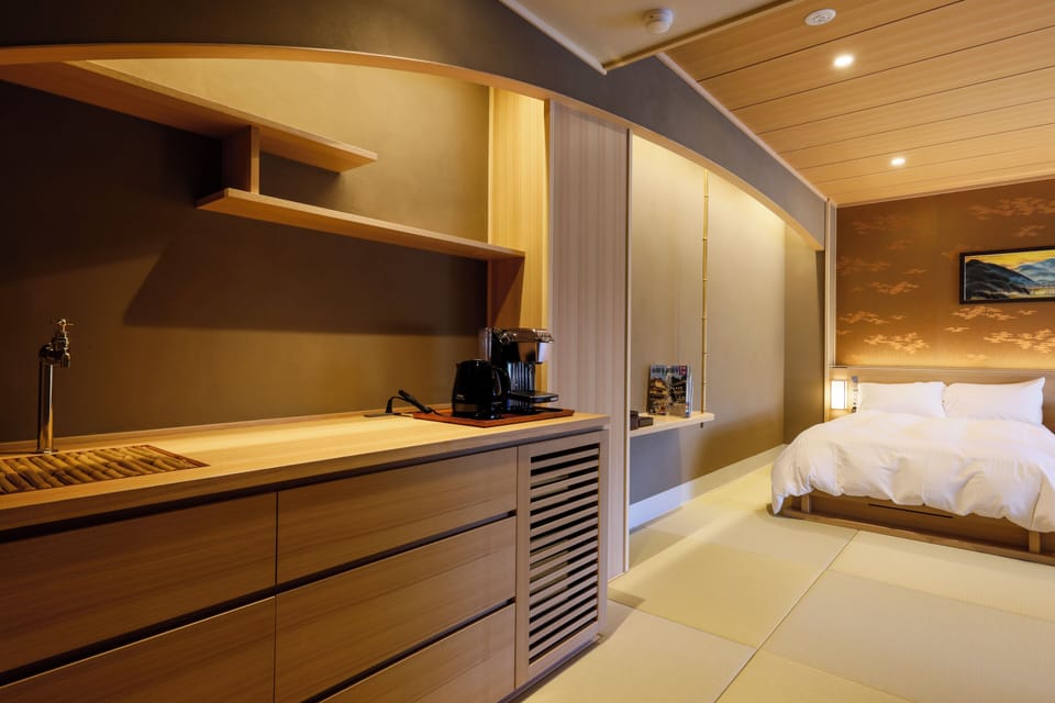 Executive Room, Non Smoking | In-room safe, free WiFi, bed sheets