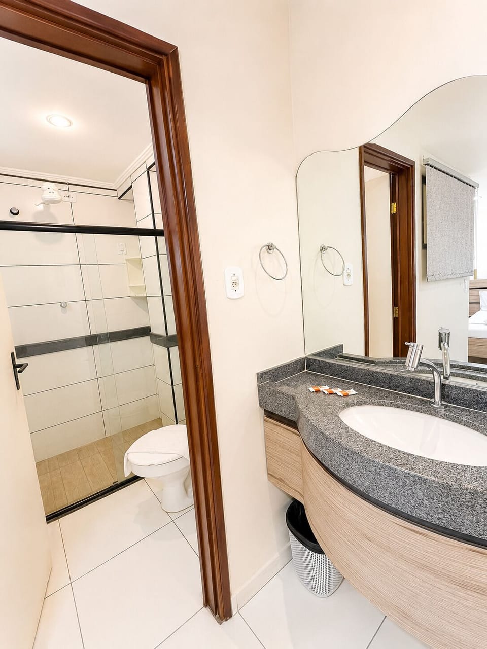 Traditional Triple Room, 3 Twin Beds | Bathroom | Shower, free toiletries, towels, toilet paper