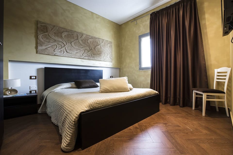 Double Room | Minibar, soundproofing, free cribs/infant beds, free WiFi