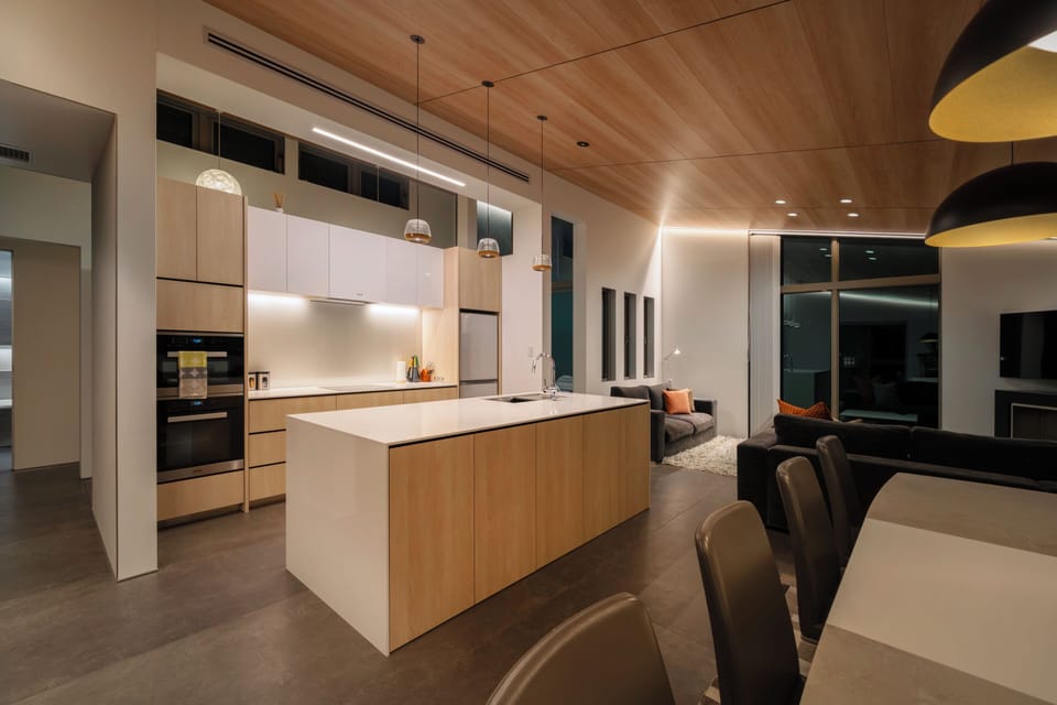 Eminence | Private kitchen | Fridge, microwave, stovetop, dishwasher
