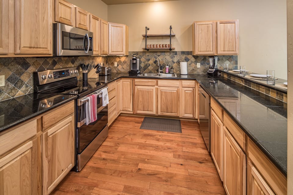Fully equipped kitchen with brand-new appliances