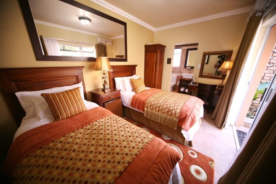 7 bedrooms, premium bedding, minibar, in-room safe