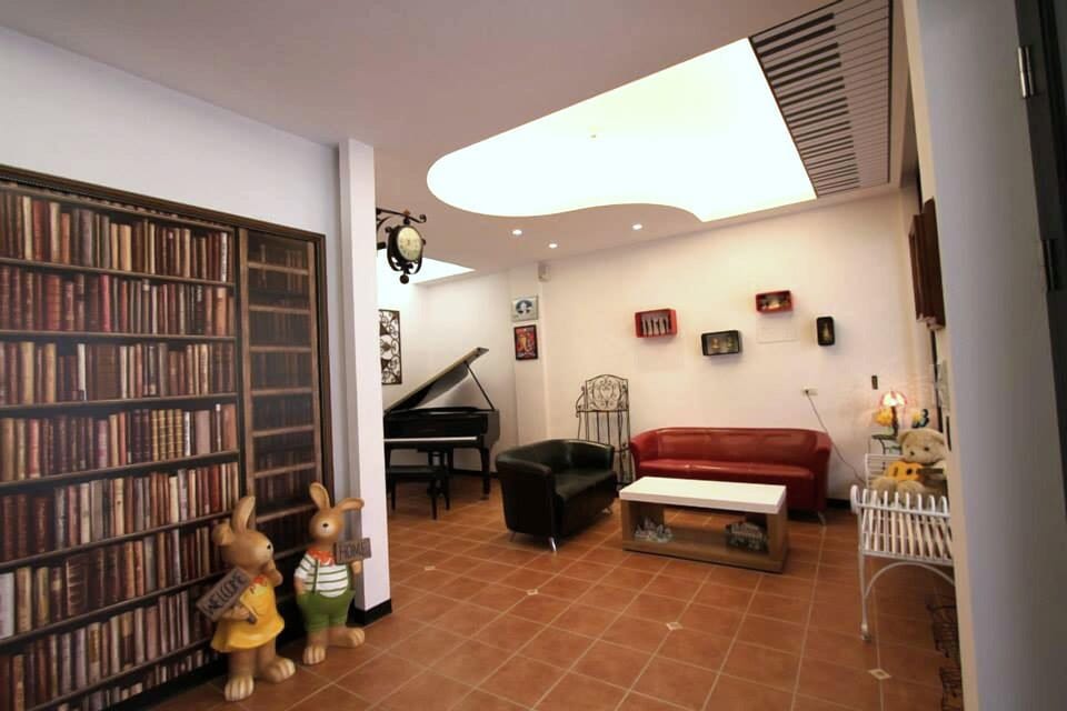 Lobby sitting area