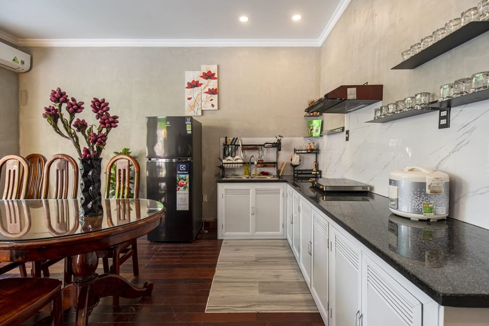 Family Villa | Shared kitchen | Coffee/tea maker, electric kettle