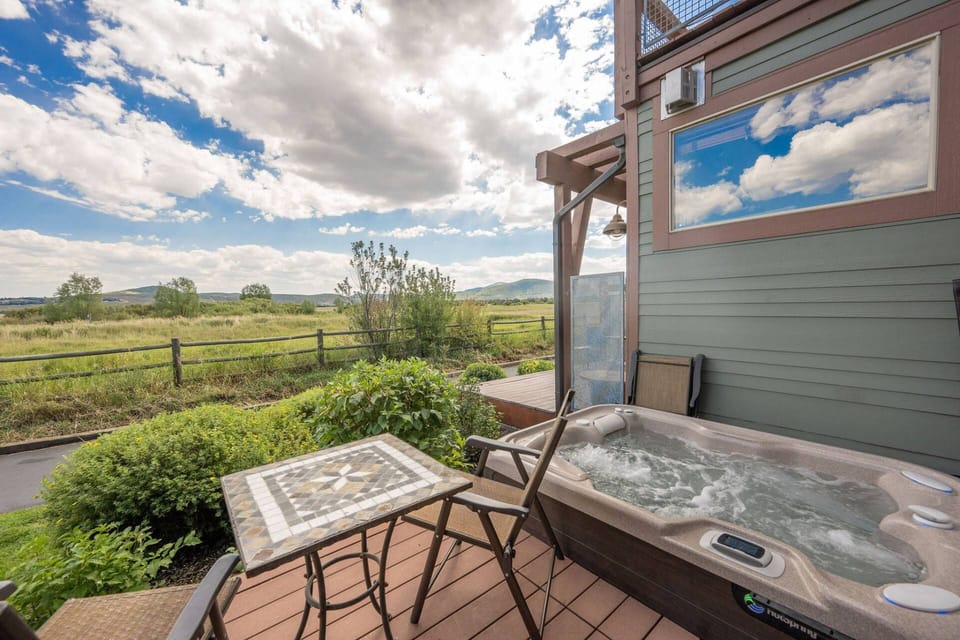 Are you ready to relax in style? Our luxurious, private hot tub is waiting for you! #ViewsForDays