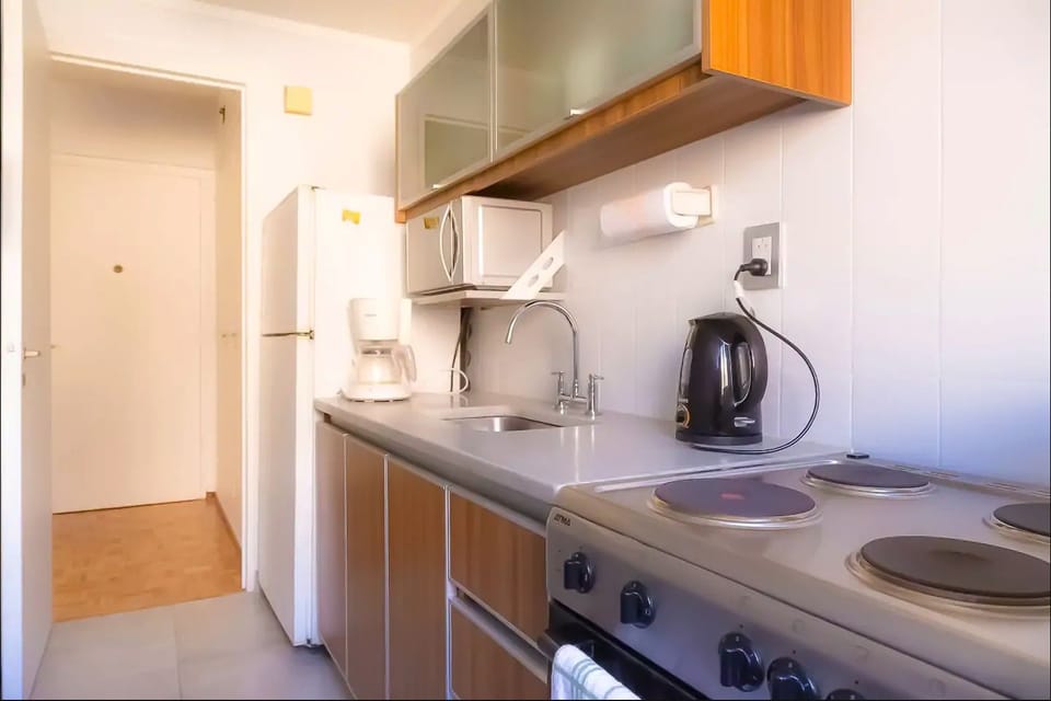 City Studio | Private kitchen | Full-size fridge, microwave, oven, stovetop