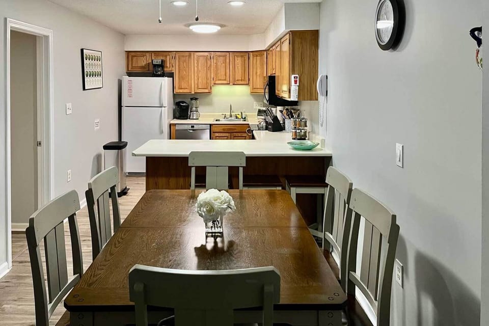 Dining Area | Dishware & Flatware