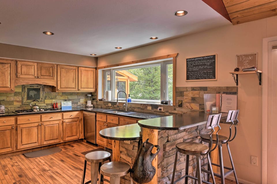 Kitchen | Cooking Basics | Main Level