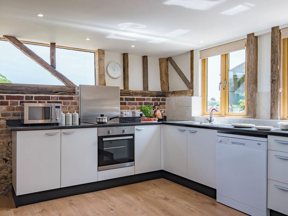 Spacious kitchen area | Norwood Barn, Wormshill