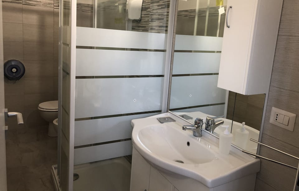 Bathroom sink