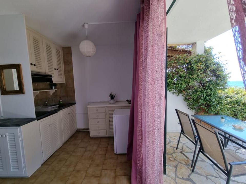 Apartment | Living area | TV