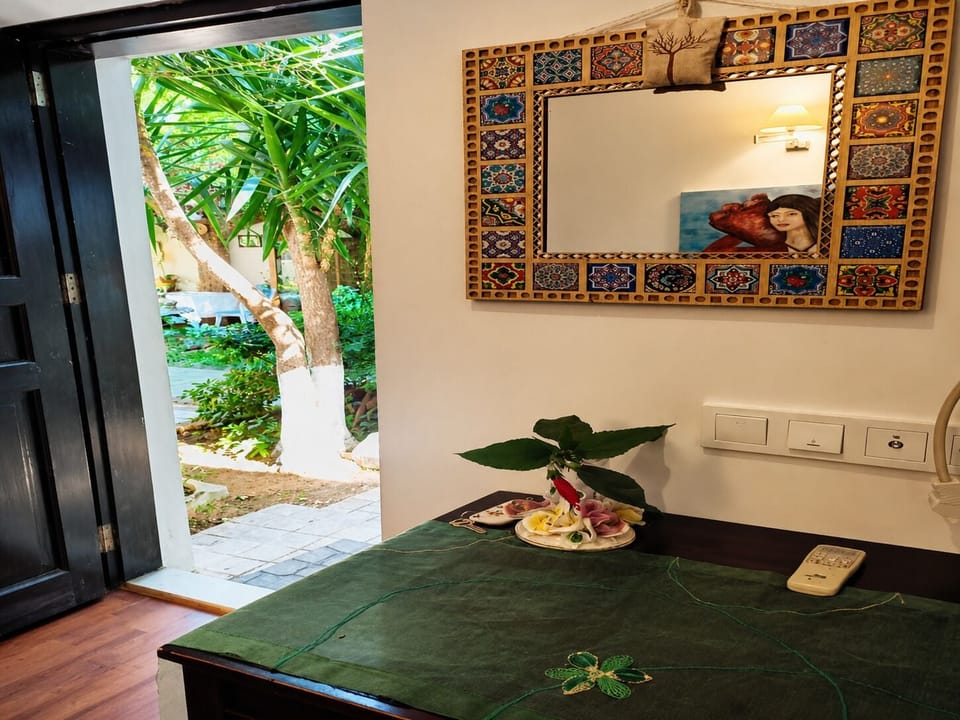 Traditional Room | Minibar, desk, soundproofing, free WiFi