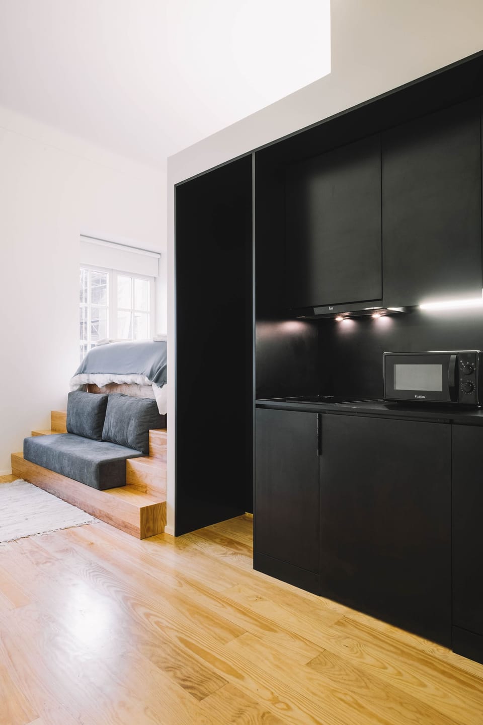 Apartment, 1 Bedroom (Guindais Apartment) | Private kitchenette | Full-size fridge, microwave, stovetop, dishwasher